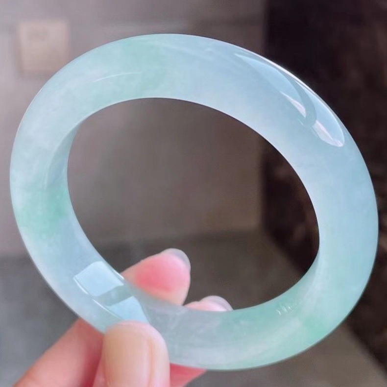 Vòng tay ngọc bích tự nhiên Myanmar – vòng tay nữ phong thủy cao cấp (đường kính trong 51–64 mm) chi tiết 4