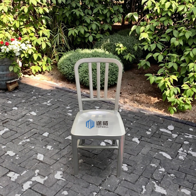 Manufacturer of Outdoor Thickened Iron Dining Chairs for Hotels, Rust-Proof Metal Navy Chairs for Patios, Hotels, and Restaurants, Single-Person Tea Table and Chair Set