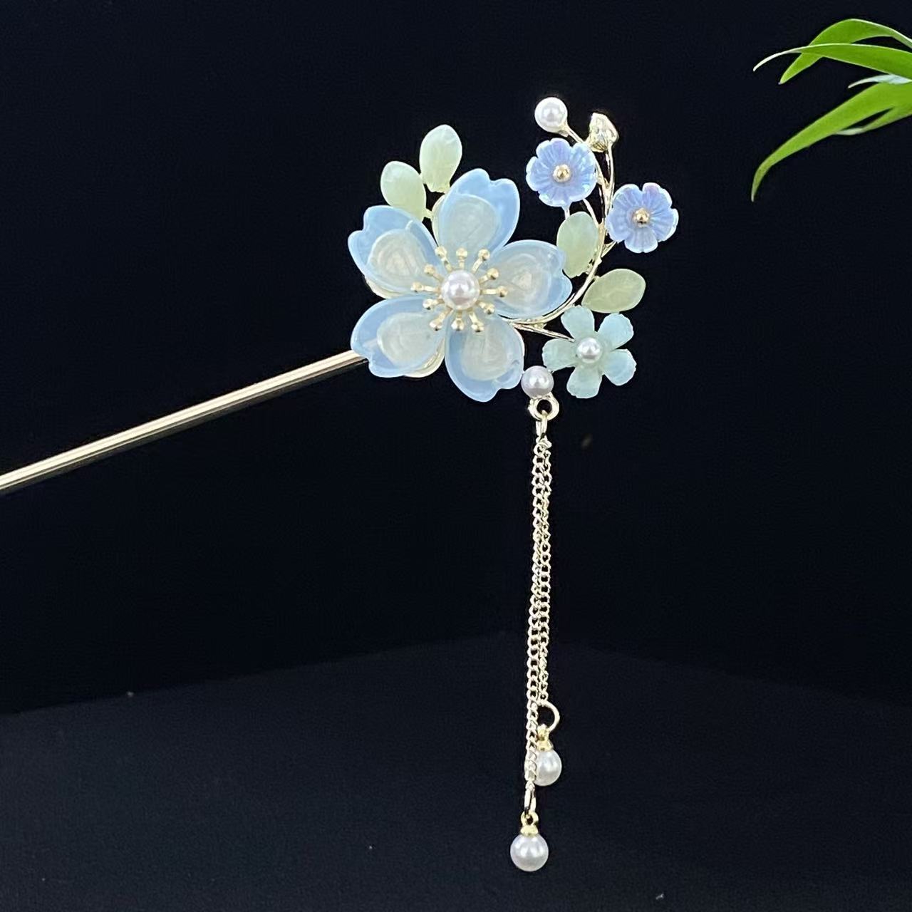 Hairpin (blue) 1798
