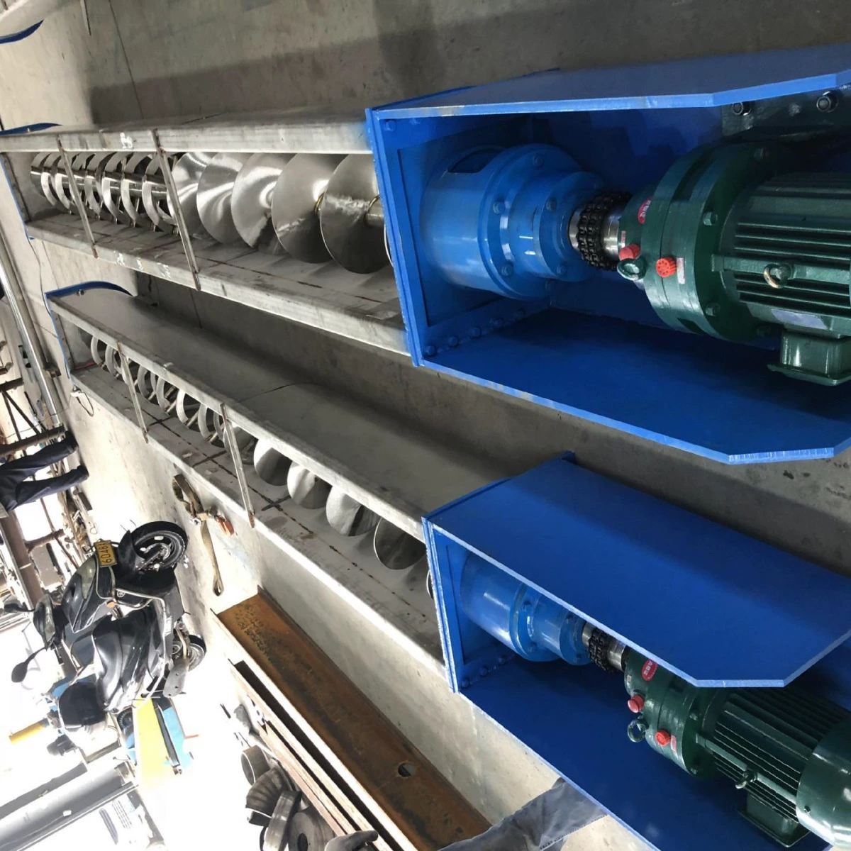 Трубчатый конвейер Винтовой конвейер U-образный трубчатый станок для подпитки материалов из нержавеющей стали