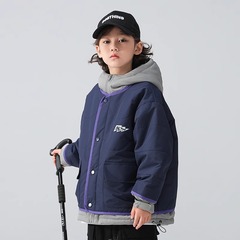 男の子の綿コートジャケット秋冬 2025 新しい大きな子供服冬のキルティング肥厚偽ツーピース綿コート冬服