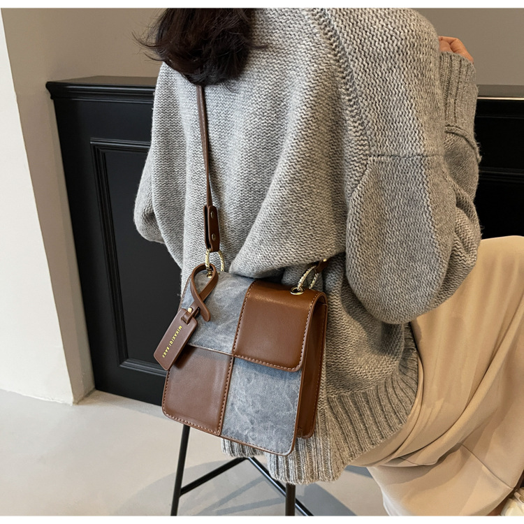 This year, there is a trend of fashionable, versatile, casual and stylish hand-held small square bags for women undefined