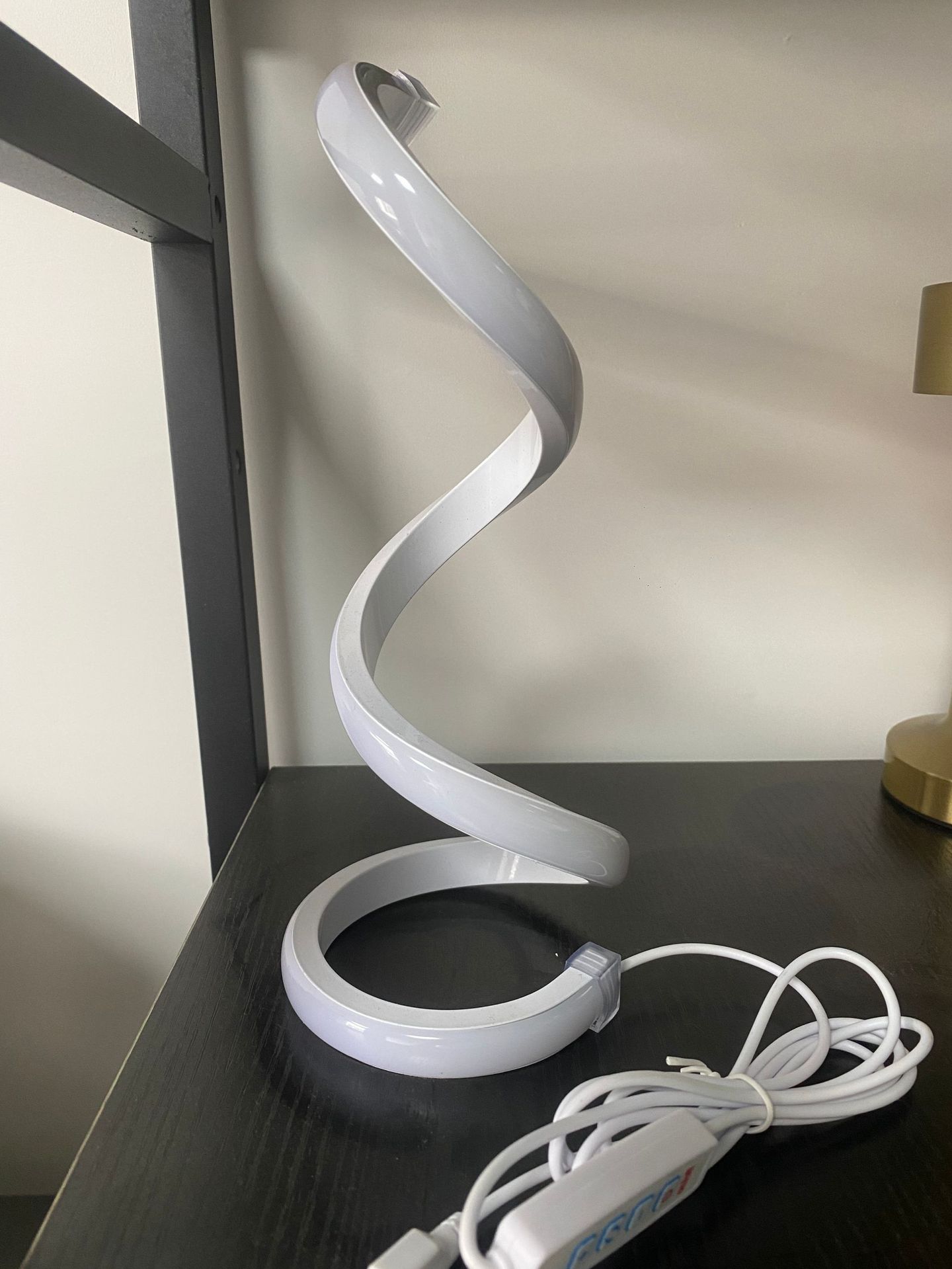 Exclusive For Cross-border E-commerce: Modern Spiral Simple And Adjustable LED Table Lamp, USB-powered, Eye-protective_voghion.com