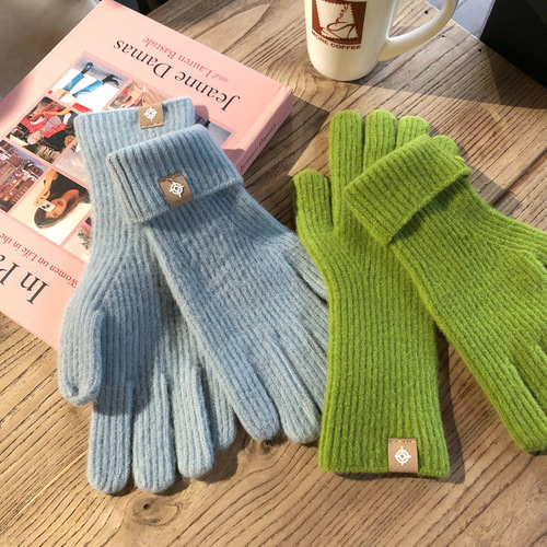 Cold-color solid wool knitted labeled finger-revealing touch screen warm winter original host wind Xiaohongshu plant grass autumn and winter