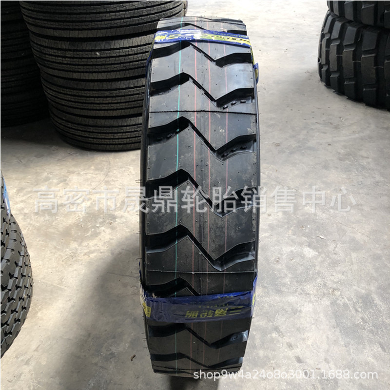 载重全钢丝卡车轮胎10.00/11.00/1200R20翻斗自卸车矿山钢丝轮胎