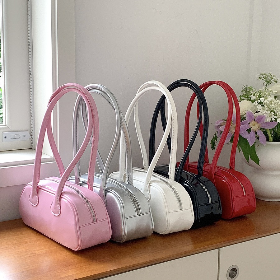 Small group glossy PU stick Korean version, new single shoulder underarm bag, patent leather shaping, fashionable and_voghion.com