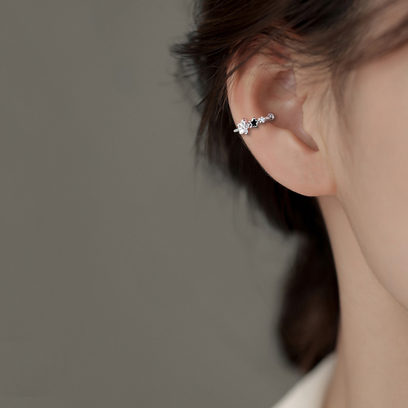 Clip oreja estrella negra, epoxi, sin perforación, estilo ins, moda 2024