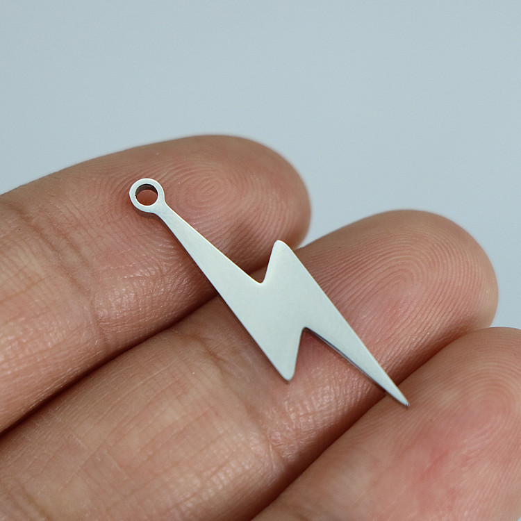 Cross-border new lightning necklace bracelet pendant double-sided polished stainless steel DIY material jewelry accessories Cross-border new lightning necklace bracelet pendant double-sided polished stainless steel DIY material jewelry accessories