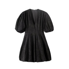 �羳���Q�W���ļ��¿�Ů�b�ٴ��ɫV�I�̽����������������B��ȹ