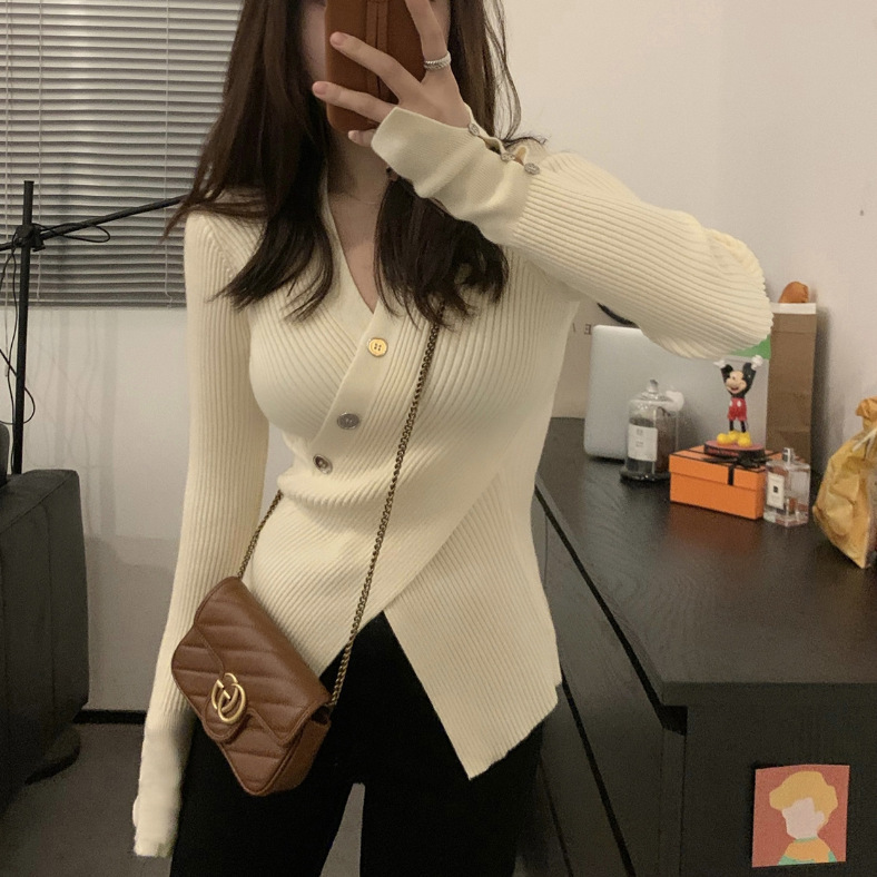Slimming V-Neck Sweater with Crossover Design, 2026 Autumn New Style, Fitted Pullover with Slit, Women's Knitted Long-Sleeve Inner Top Slimming V-Neck Sweater with Crossover Design, 2026 Autumn New Style, Fitted Pullover with Slit, Women's Knitted Long-Sleeve Inner Top