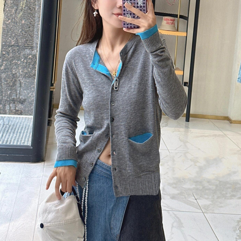 26 Autumn/Winter Designer Color-Block Pocket Wool Knit Sweater Round Neck Long Sleeve Thin Cardigan 25Awkw22