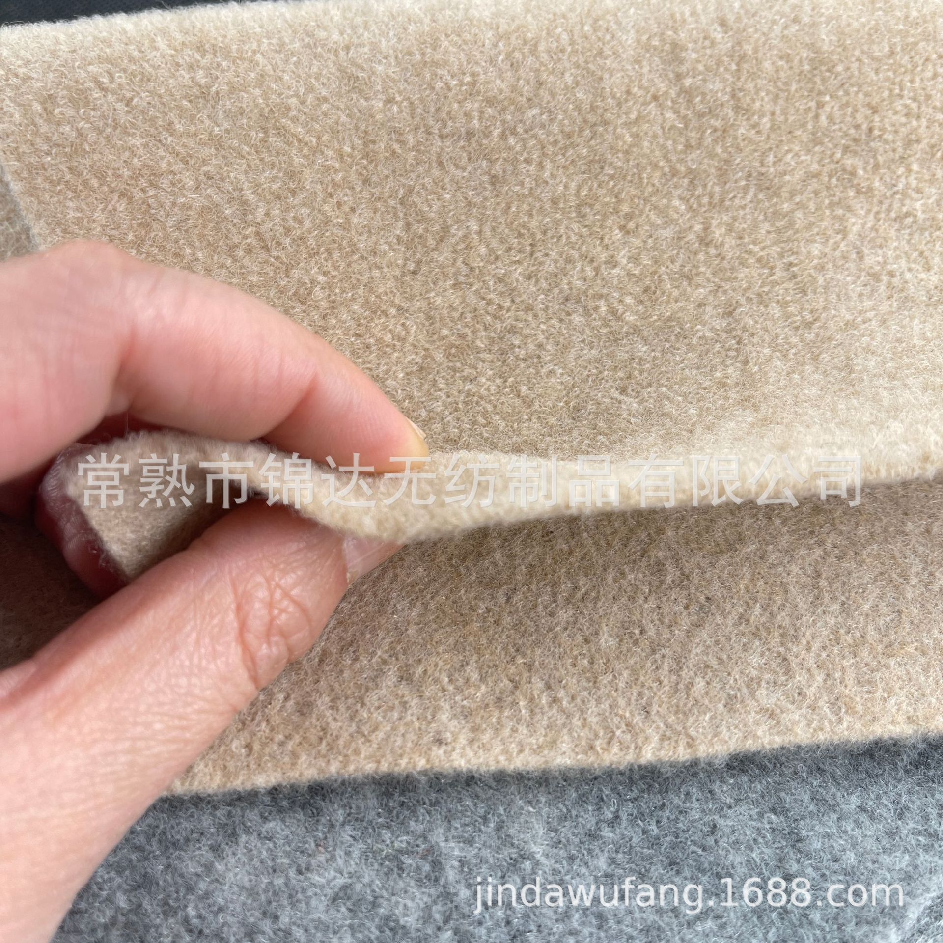 厂家直供 针刺涤纶拉绒毛毡无纺布 音响起绒无纺布 短毛绒针刺布