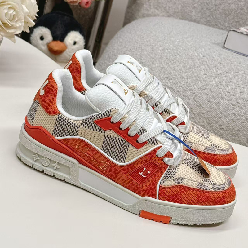 Zapatos de moda europeos Guangzhou de alta versión驴 entrenador zapatos deportivos ociosos de cuero universal para hombres y mujeres