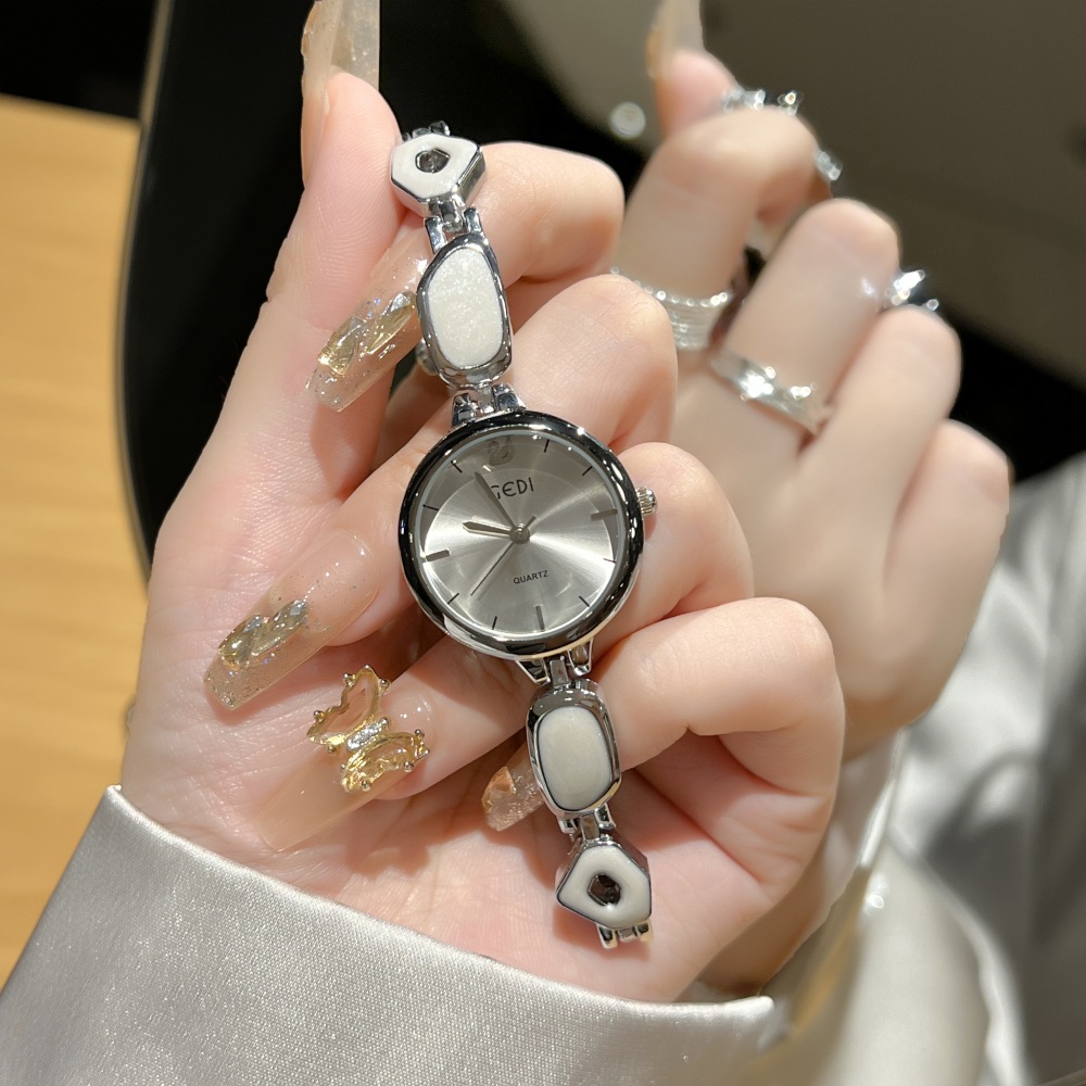 New Chinese style Little Swan for women, niche and high-end women's fashion, waterproof quartz bracelet watch_voghion.com