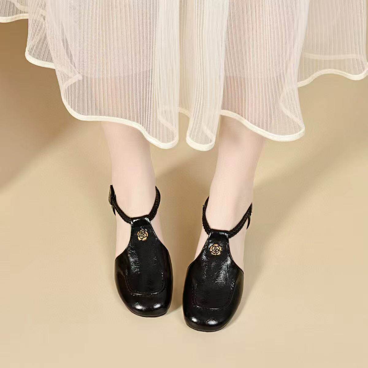 Sandal nữ da thật mũi tròn gót thấp đế mềm quai dán ma thuật — màu đen
