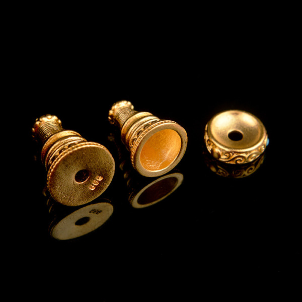 Accessory walnut
