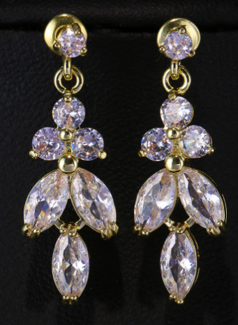 Moda europea y americana simple temperamento largo caballo ojo gota de agua ZIRCON platino collar pendientes joyería traje nupcial Accesorios