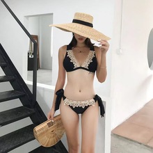 韩版性感三点式比基尼 黑色蕾丝花边深V度假泳装挂脖绑带沙滩泳衣