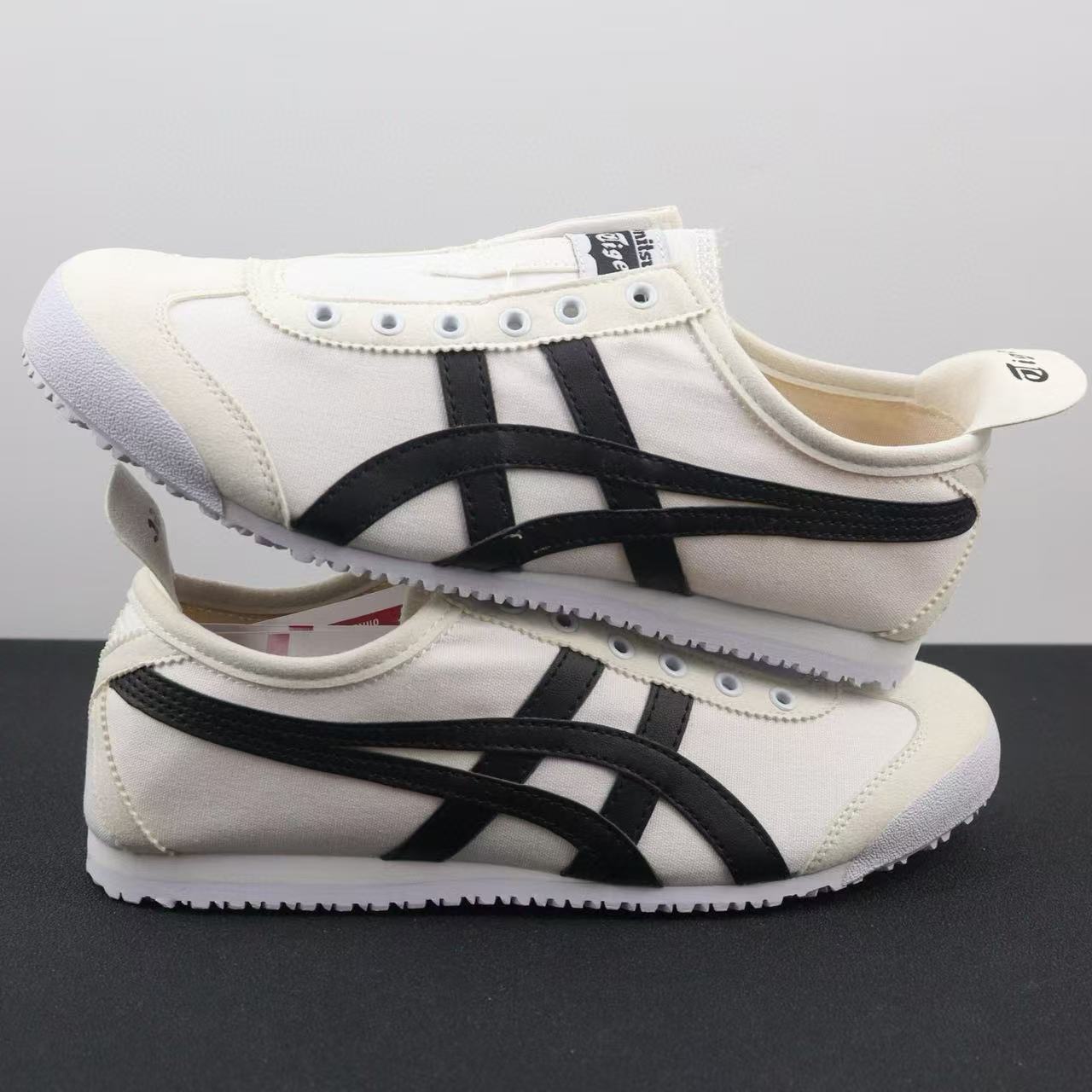 캔버스 화이트 및 블랙(끈 없음)