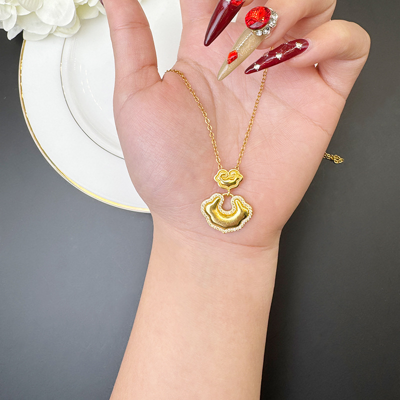 Nuevo colgante de oro de arena vietnamita de estilo chino, diamante de marea nacional, nube auspiciosa, bloqueo seguro, joyería retro para niños que no se desvanece durante mucho tiempo