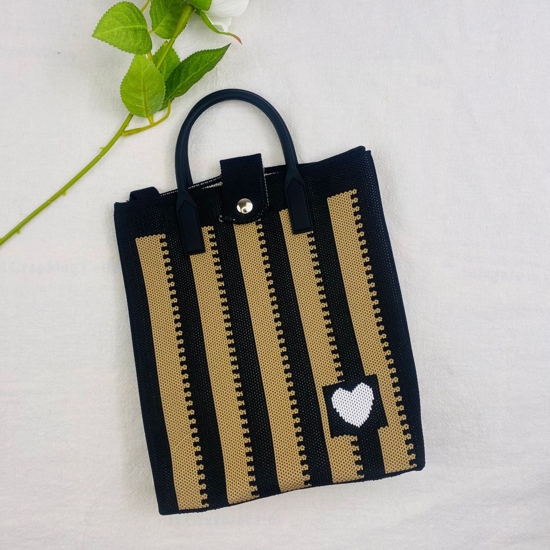 세로 줄무늬 사랑 흰색