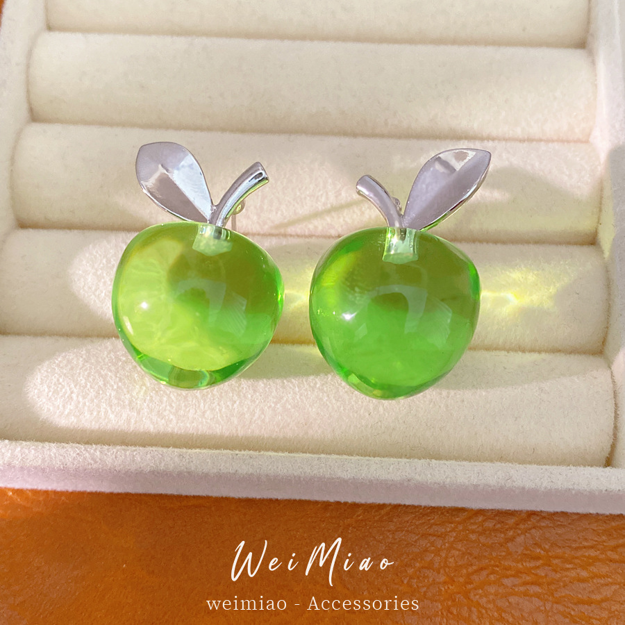 Aguja de plata de resina de manzana verde pequeño temperamento fresco pendientes de moda ligero lujo alta sensación conjunto de joyería al por mayor