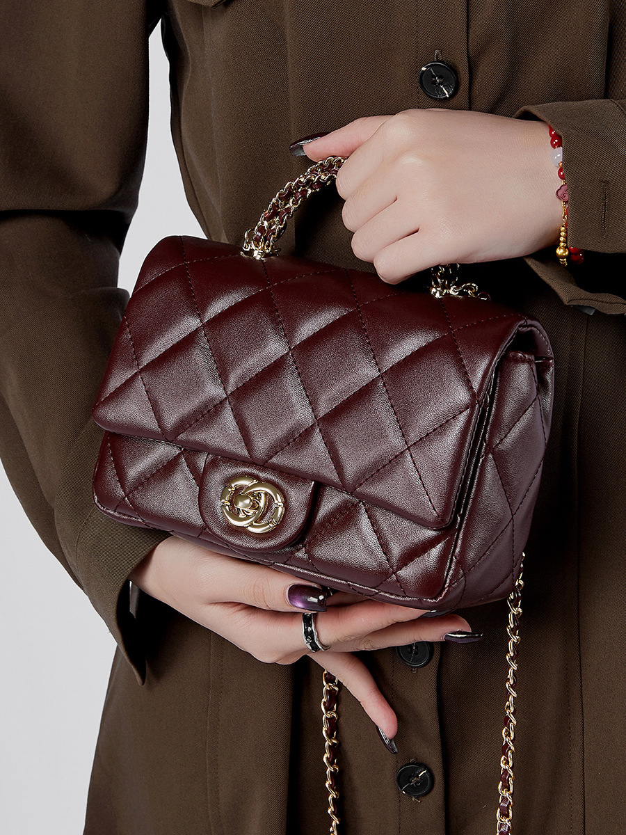 Women's Bag 2025 New Style Chanel-Inspired Metal Chain Quilted Handbag Versatile Shoulder Crossbody Vintage Women's Bag