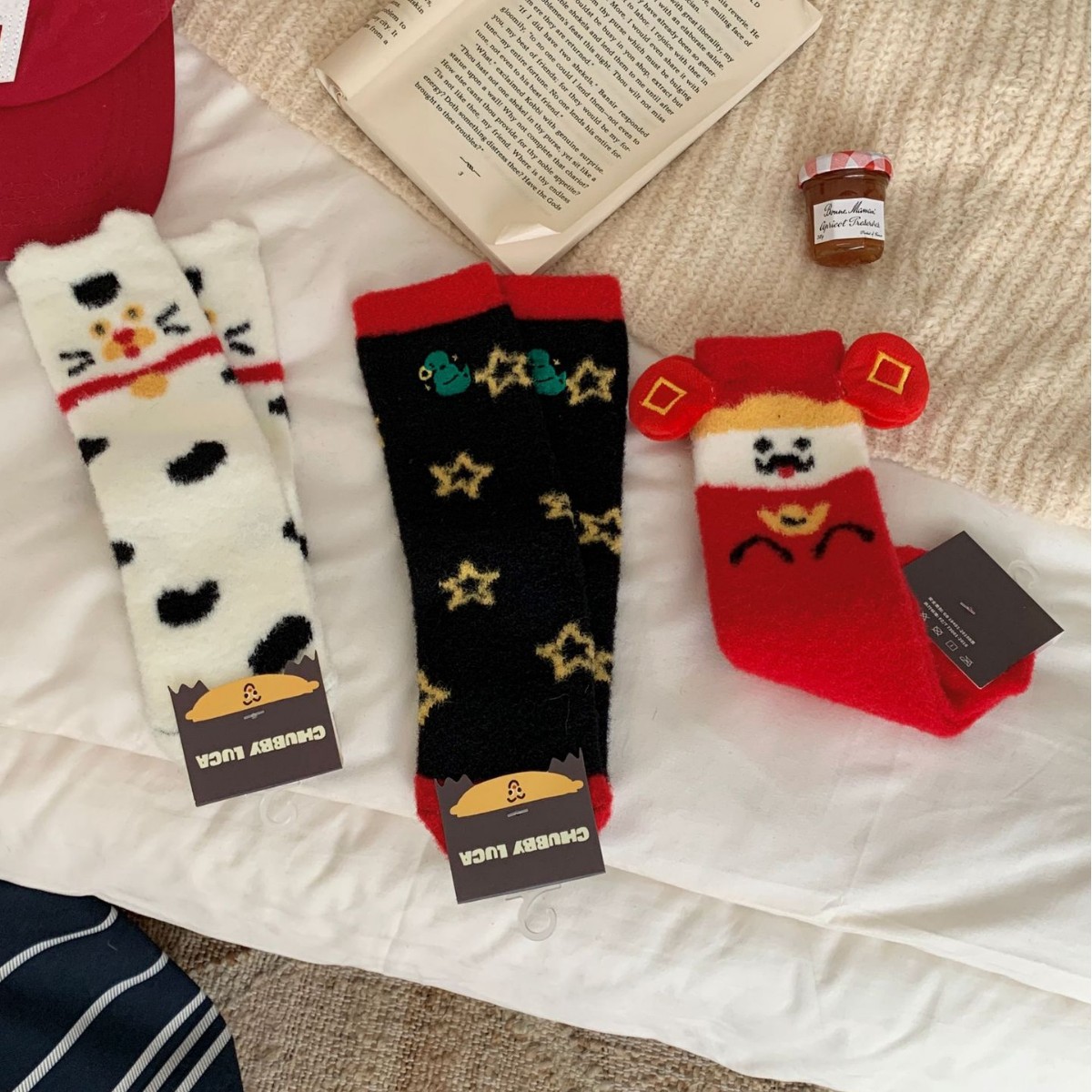 新年襪財神襪招財貓襪子女澳絨襪加厚加絨中筒襪保暖秋冬創意女襪