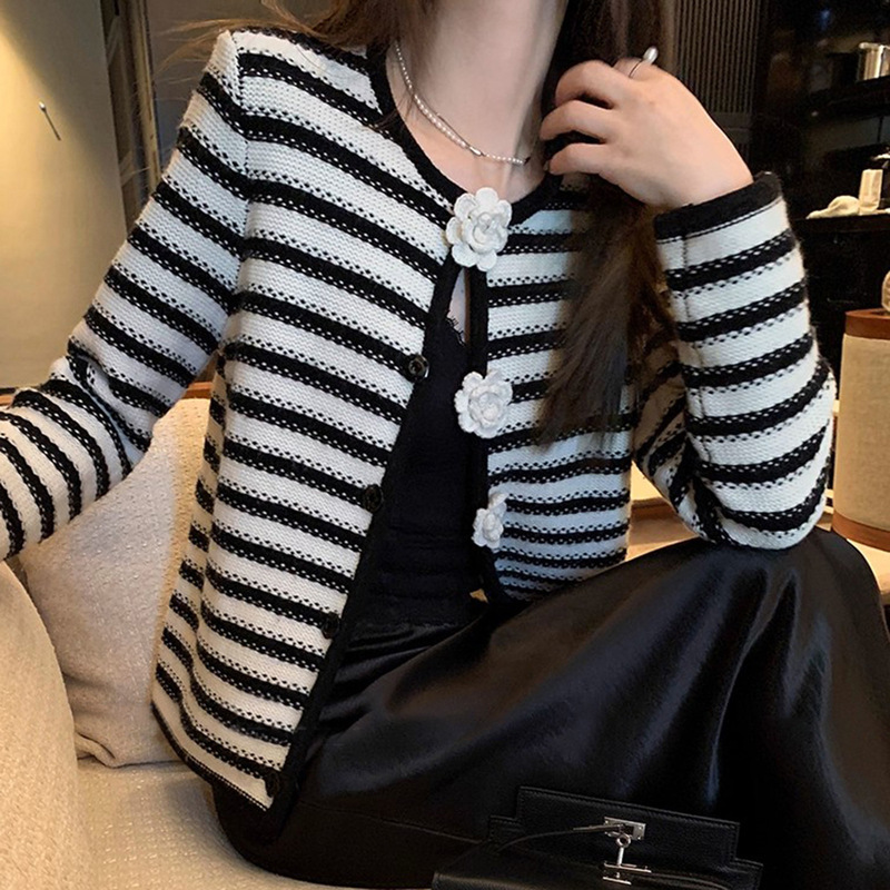 Rheinische Zeitung* Camellia Little Fragrance Style Women's Spring and Autumn Striped Crochet Knit Cardigan Top