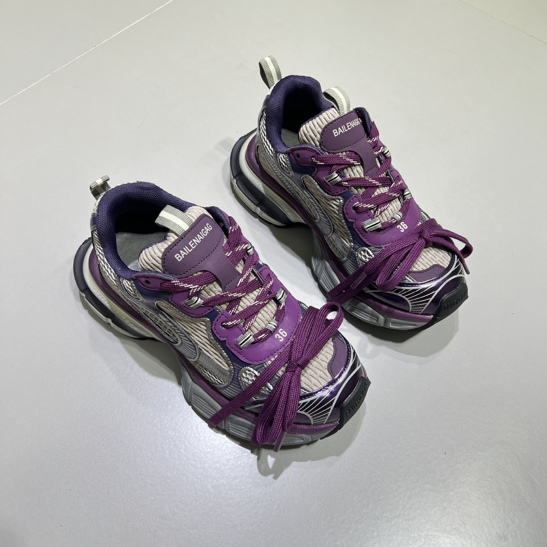 悦薇巴黎四代擦色复古做旧老爹鞋秋季走秀款休闲运动情侣女鞋