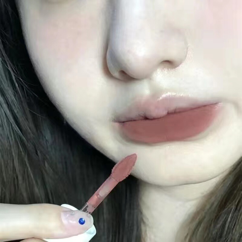 唇釉薬の三本は小さい乳の泥の唇の泥のつや消しの霧の顔の口紅の量を詰めて学生の党の高い顔の値を批判します。|undefined