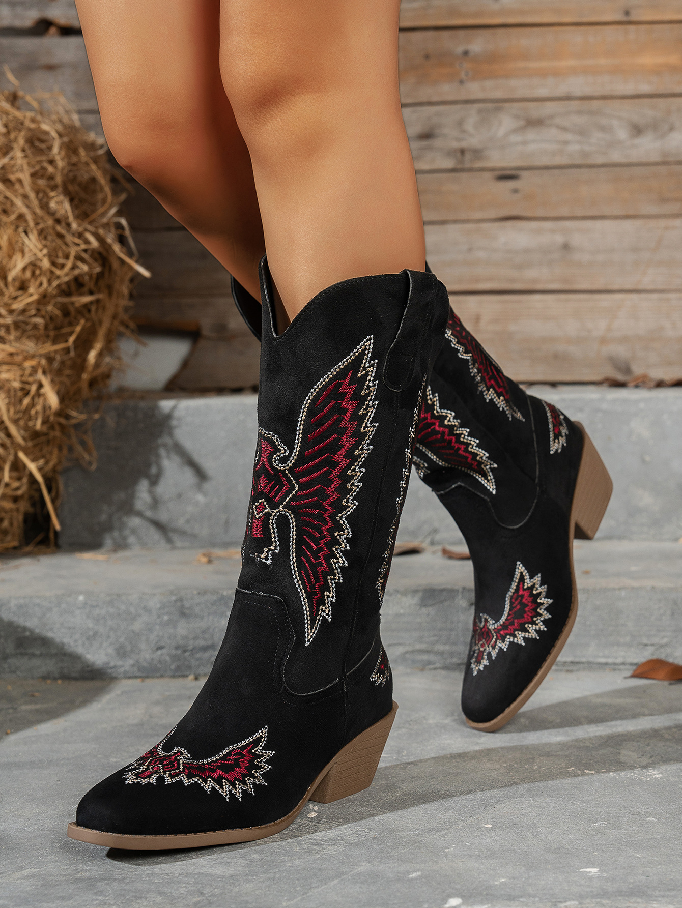 Dames cowboylaarzen van suède met borduursel en hak_voghion.com