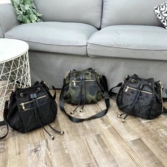 香港スタイルの新しいナイロン巾着ショルダーバケットバッグ香港スタイル多用途迷彩大容量カジュアルクロスボディバッグ女性用