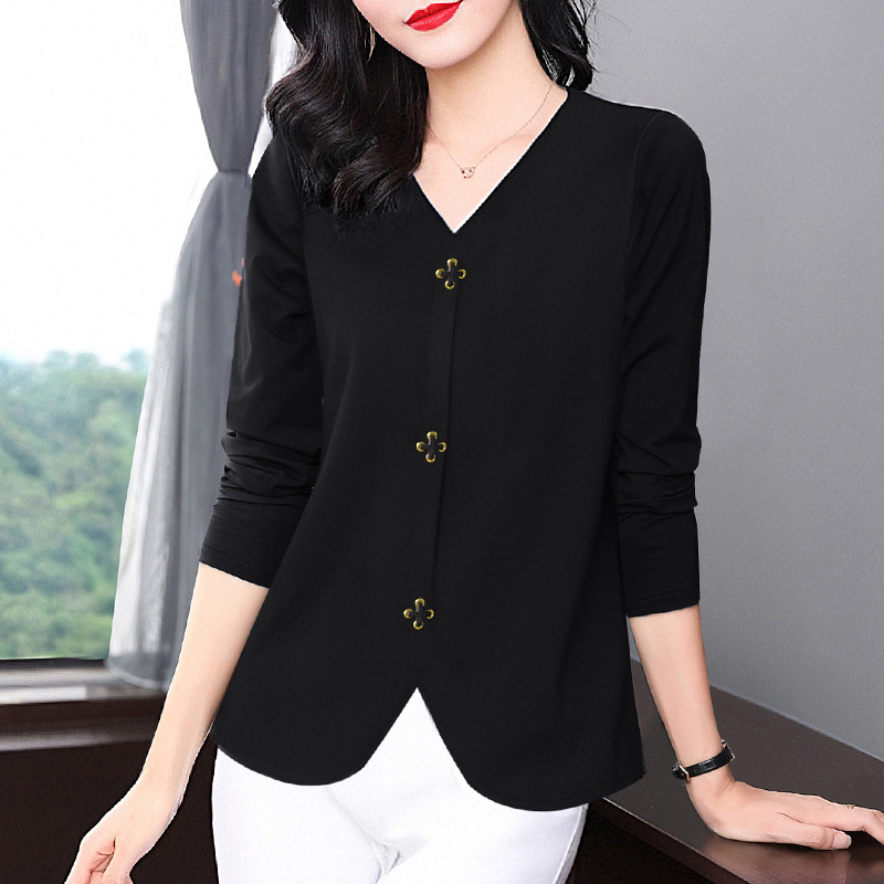 Long-Sleeved T-Shirt for Women 2026 Spring and Autumn New Style Mom's Striped V-Neck Top Plus Size Slimming Base Shirt for Women