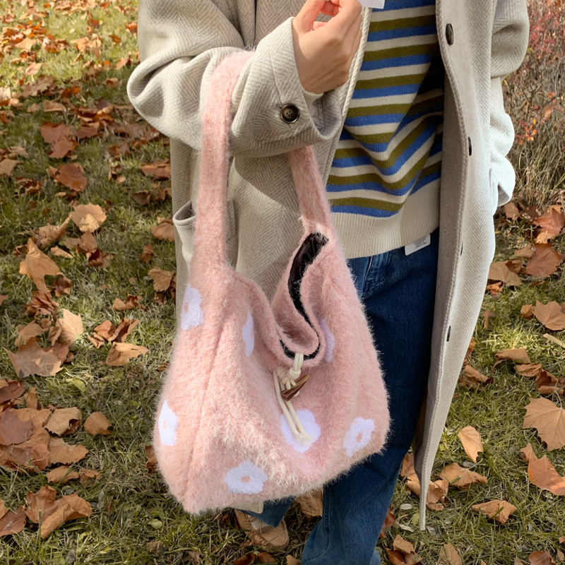 Stuffed Embroidered Flower Shoulder Bag Autumn and Winter New Literary Forest Style Korean Style Tote Bag Sweet and Versatile Armpit Bag for Women