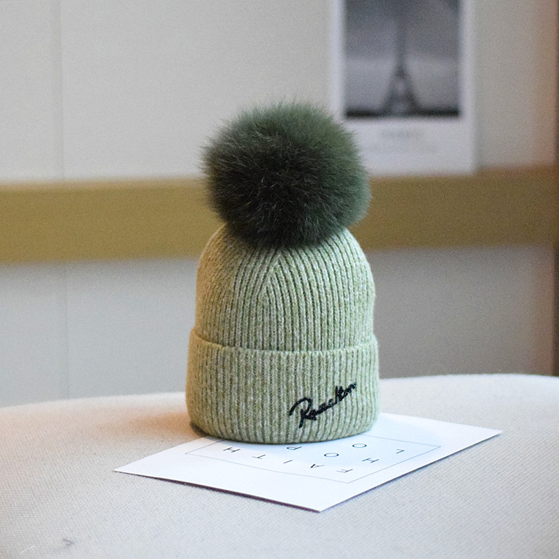 Women's Sweet Simple Style Solid Color Pom Poms Eaveless Wool Cap display picture 4