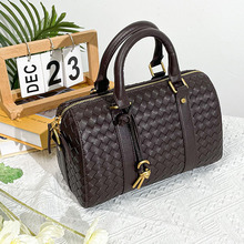 ��ƤŮ���̄�ͨ�چ��gб����ٴ�ţƤ�������^���ֹ����������