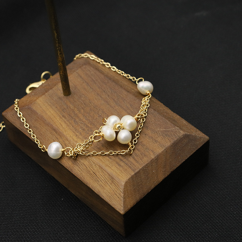 Small bracelet flower-shaped