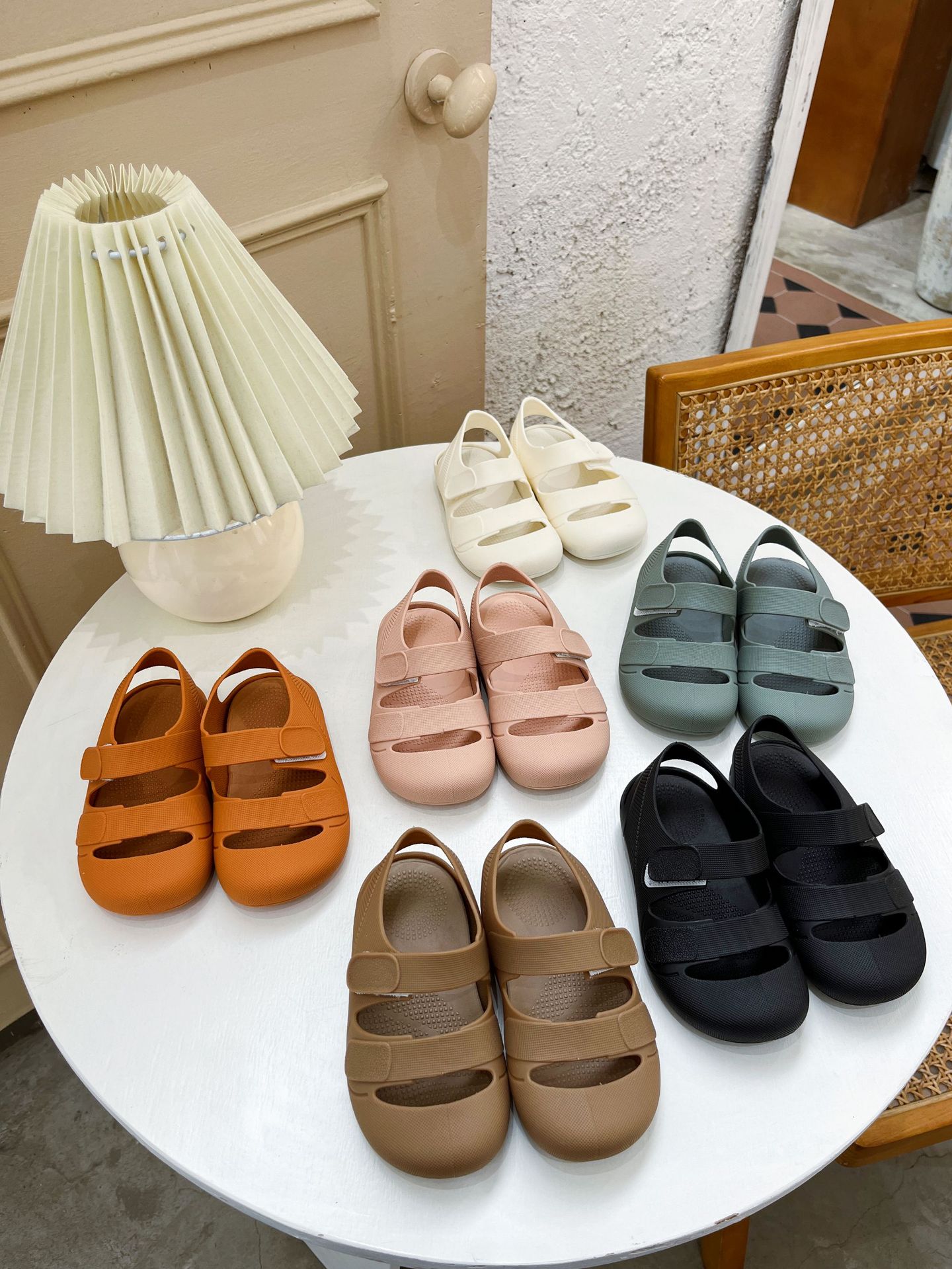 Kid's Casual Solid Color Round Toe Ankle Strap Sandals display picture 1