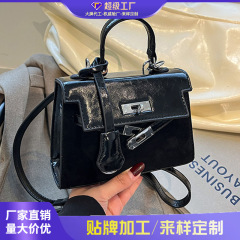 跨境高级感复古磨砂凯莉包包女2025新款时尚手提包百搭单肩斜挎包