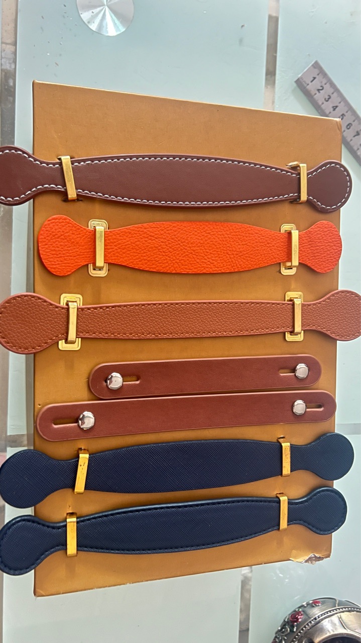 厂家节日中秋月饼礼品盒PU皮革提手PU手提带皮手挽礼品袋皮质拉手