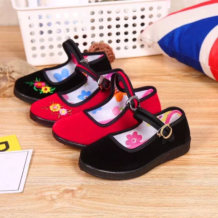 Детская ритуальная обувь с вышивкой, танцевальная обувь, Тканевая обувь Old Beijing, женская черная Тканевая обувь, женская обувь в этническом стиле с маленькой вышивкой