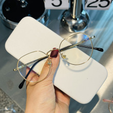 ���ѳ�������۾�Ů�����߶���С��СԲ����߾���46�����۾�