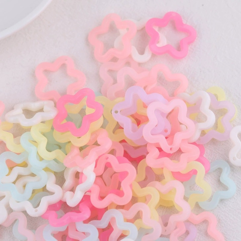ゼリーカラー中空五芒星透明色吊り穴梅の花の形のスター diy キーホルダーハンドジュエリー材料アクセサリー|undefined
