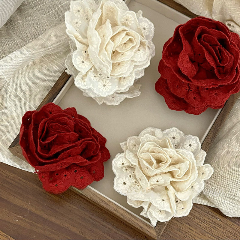 Barrette fleur en dentelle faite main vintage rose rouge cheveux_voghion.com