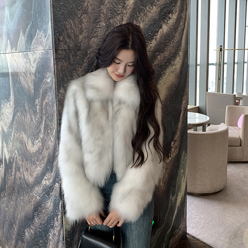 2025 Winter Versatile Short Faux Fox Fur Coat for Petite Women with a Fashionable Lapel Design 2025 Winter Versatile Short Faux Fox Fur Coat for Petite Women with a Fashionable Lapel Design