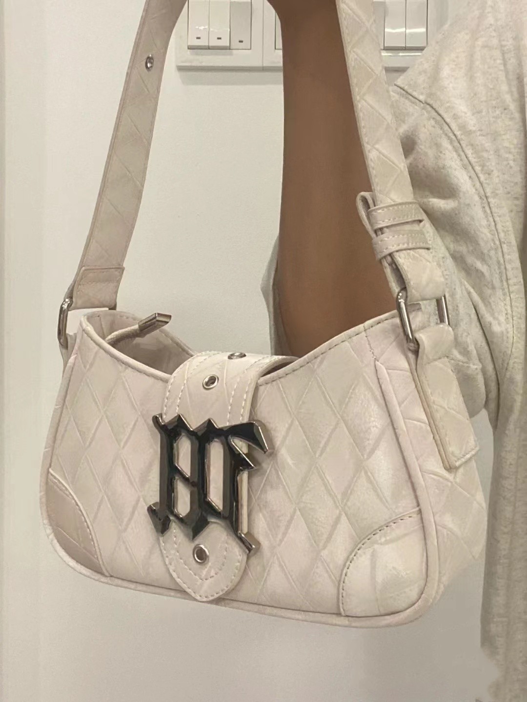 Bolsa tiracolo para mulher, mala de ombro elegante e texturada_voghion.com