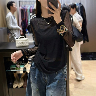 �A�I�����p�ӾW��΢΢͸���V�к�ɫ�ٴ���������＾�L��ȴ��r��
