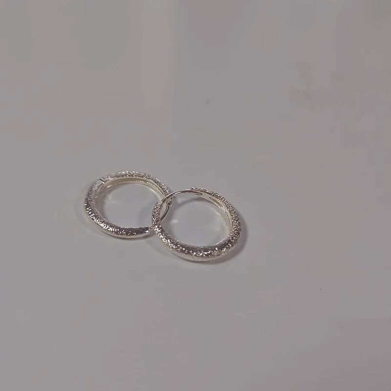 Matte earrings, Korean style, simple and elegant design, silver 925 sample