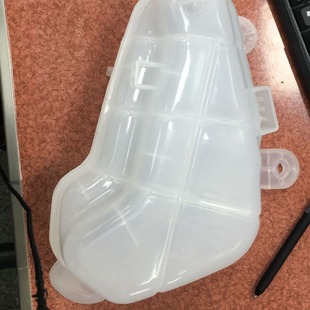 Applicable to 11-15 Chevrolet Aveo water tank kettle vice Kettle Kettle 95048411 car accessories